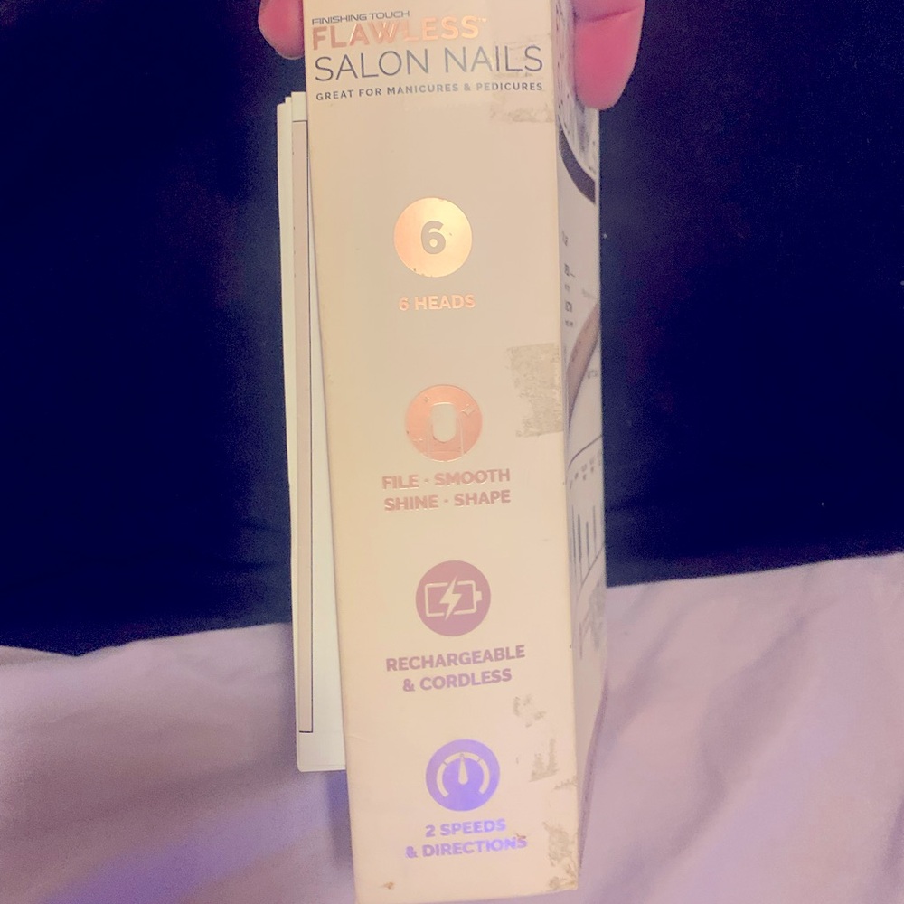 FLAWLESSS Gold Premium Cell Phone Accessory Set - Picture 3 of 4